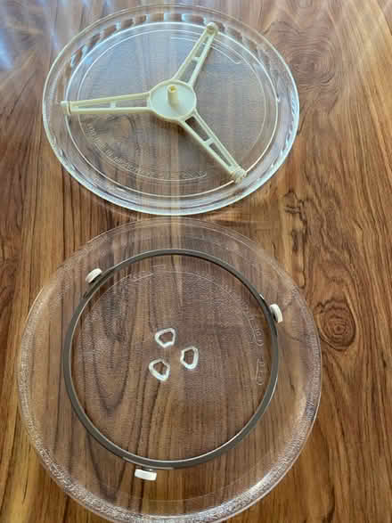 Photo of free 2 microwave oven plates 2 sizes (Bridlington) #1