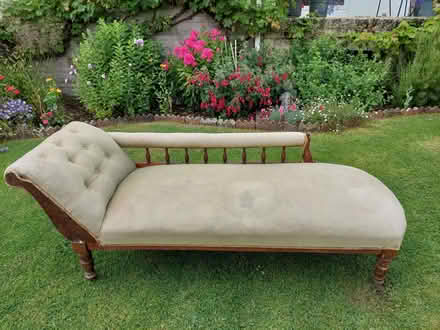 Photo of free Edwardian chaise longue, needs tidying (North Woodchester GL5) #1