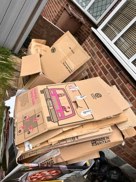 Photo of free moving boxes (Morden SM4) #2