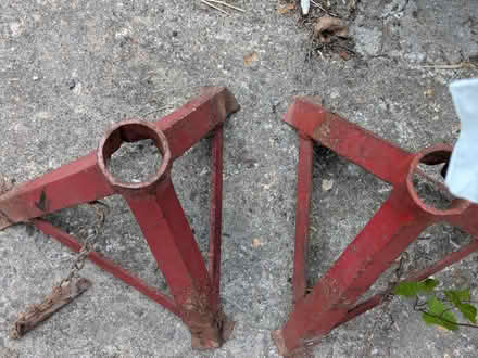 Photo of free Pair axle stands (incomplete) (Waterston DT2) #3
