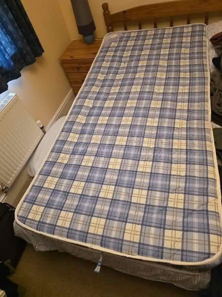 Photo of free Single mattress - excellent condition (Silverknowes EH4) #1