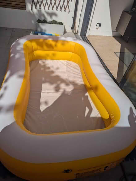 Photo of free paddling pool (Clapham SW11) #2