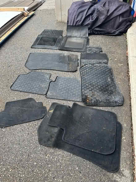 Photo of free OEM BMW mats (Unionville) #1
