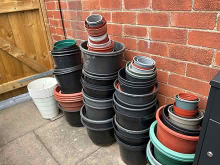 Photo of free Various plant pots, different sizes and colours (Rakeway ST10) #1