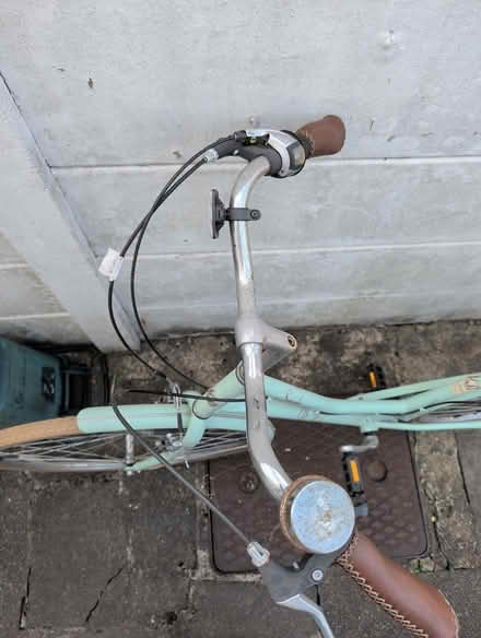 Photo of free Lady's bike (Walton-on-Thames) #3