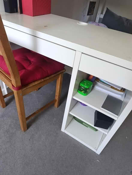 Photo of free Desk (Grove park cemetery) #2