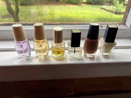 Photo of free Nail polish + non-acetone remover (Croton-on-Hudson) #1