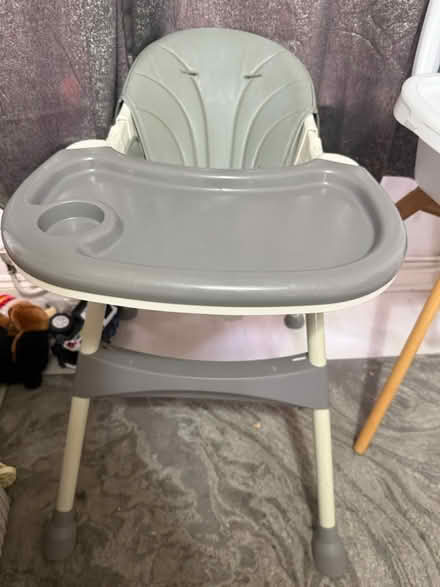 Photo of free 2 high chair (LU5) #1