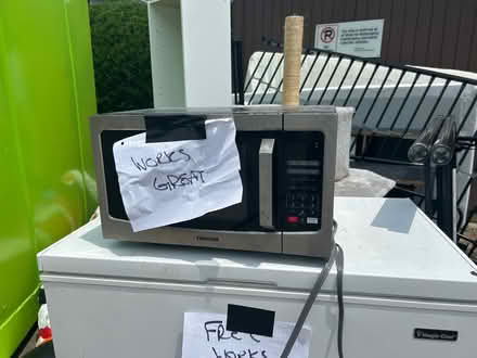 Photo of free Microwave (250 S Estes Dr, Chapel Hill) #1