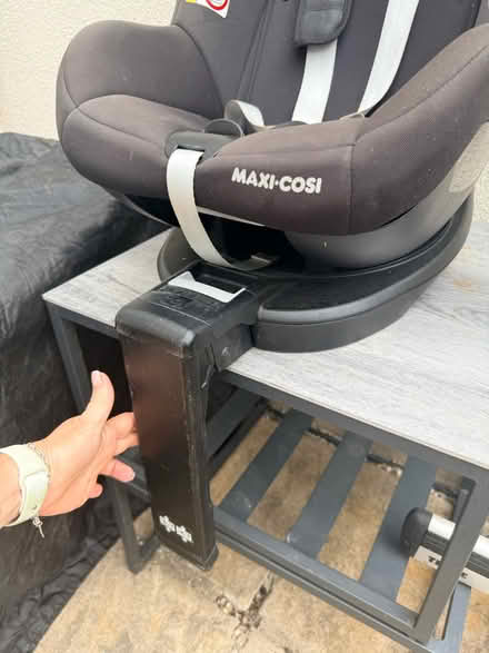 Photo of free Car seat (EN2) #2