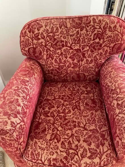 Photo of free Comfy arm chair (Cheam surrey) #1