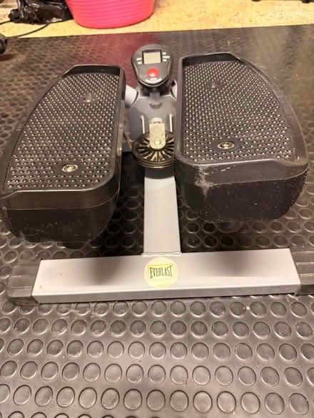 Photo of free Everlast stepper (St Pauls Ward GU15) #4