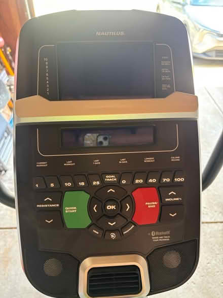 Photo of free E618 Nautilus elliptical machine (Meadow Glens of Naperville) #2