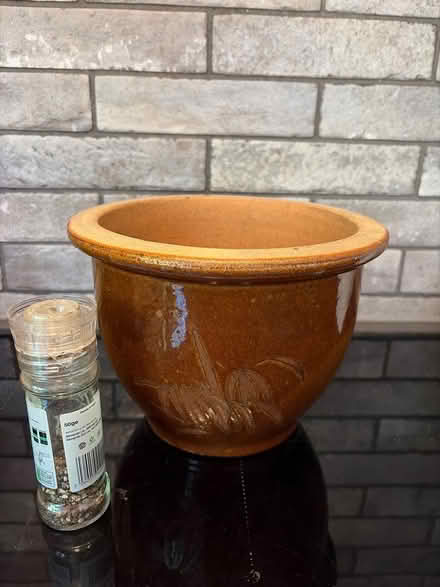 Photo of free Outdoor pot (Tilehurst RG30) #1