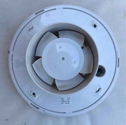 Photo of free 100mm internal fan (Chipping Barnet EN5) #2