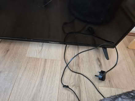 Photo of free 32 inch tv (Bexleyheath DA7) #2