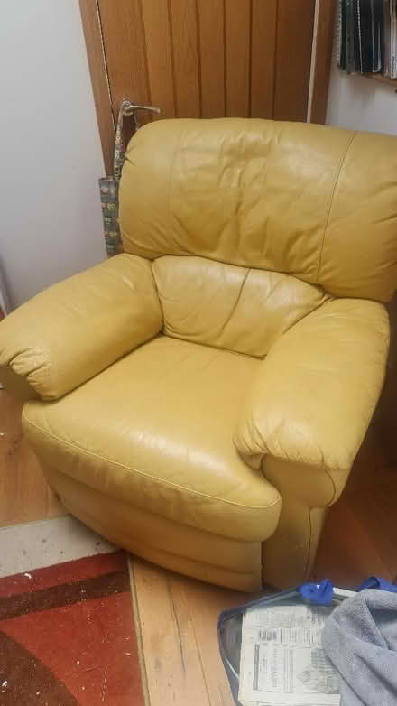 Photo of free Yellow Sofa (Cowley OX4) #2