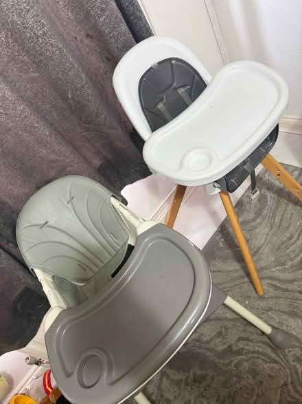 Photo of free 2 high chair (LU5) #4