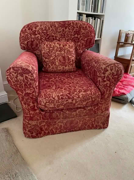 Photo of free Comfy arm chair (Cheam surrey) #2