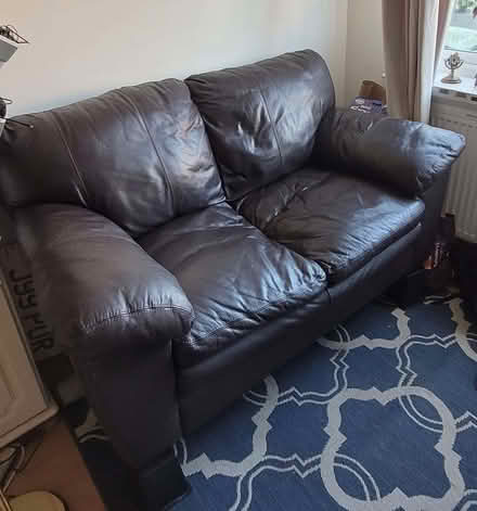 Photo of free Brown leather sofa (Caversham Heights RG4) #1