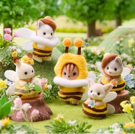 Photo of Sylvanian families figures (Hampton TW12) #1
