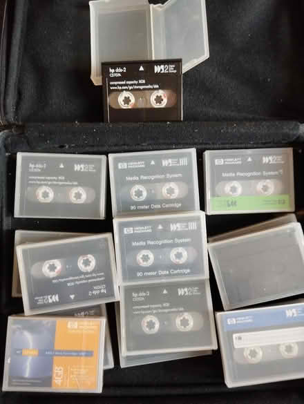 Photo of free 14 x DDS-2 tapes (Tw12 1sw) #1