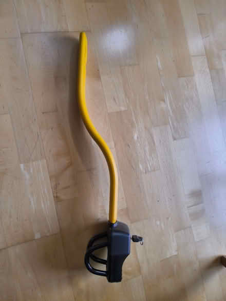 Photo of free Stoplock 'Pro' Car Steering Wheel Lock W/Keys HG 149-00 (Hurst RG10) #2