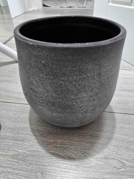 Photo of free Mix of plant pots (Copthorne RH10) #1