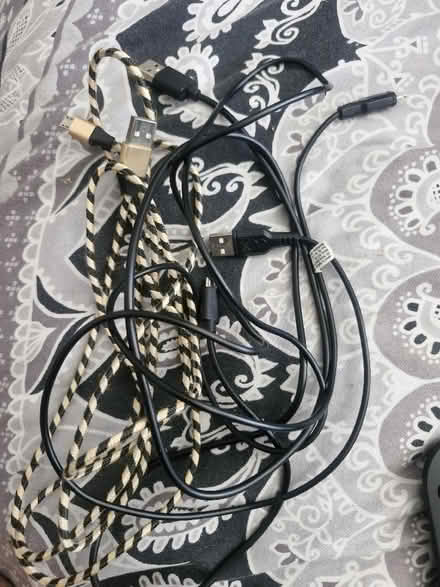 Photo of free Samsung & iPhone chargers (Grove Park SE9) #1