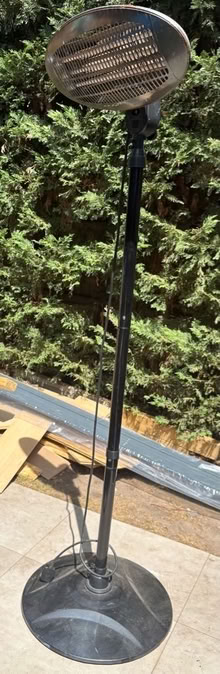 Photo of free Outdoor electric heater (Teddington TW11) #2