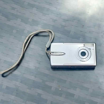 Photo of free CANON Digital Camera & charger (Wetherby LS22) #3