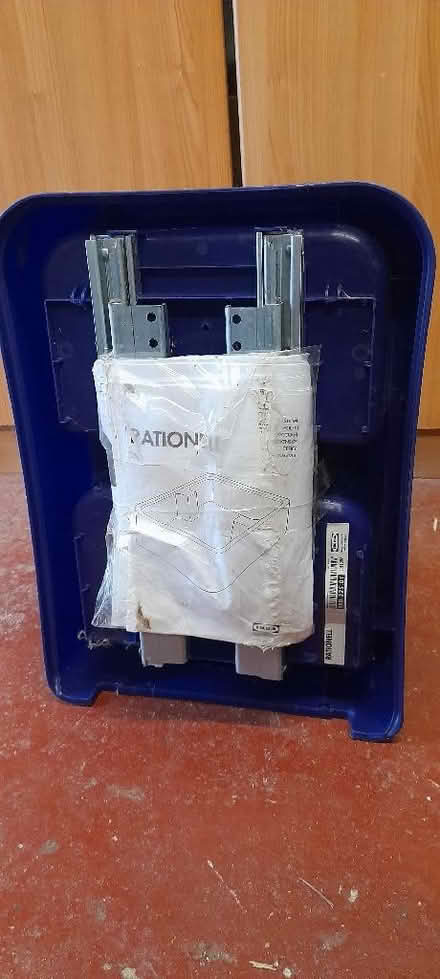 Photo of free Bin ailgylchu glas / Blue recycling bin (Bangor LL57) #4