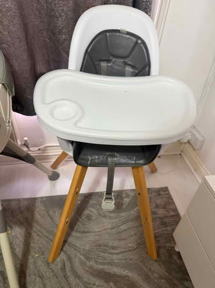 Photo of free 2 high chair (LU5) #3