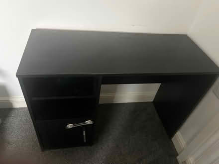 Photo of free Black desk an chair (Liverpool L5) #2