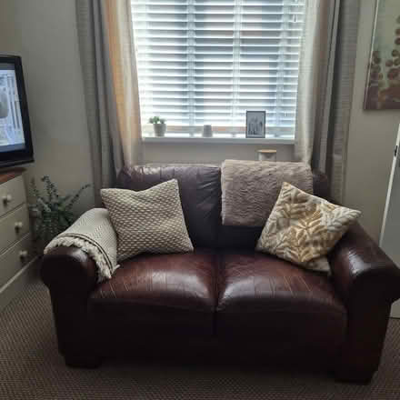 Photo of free 2 & 3 seater brown leather sofas (Much wenlock) #3