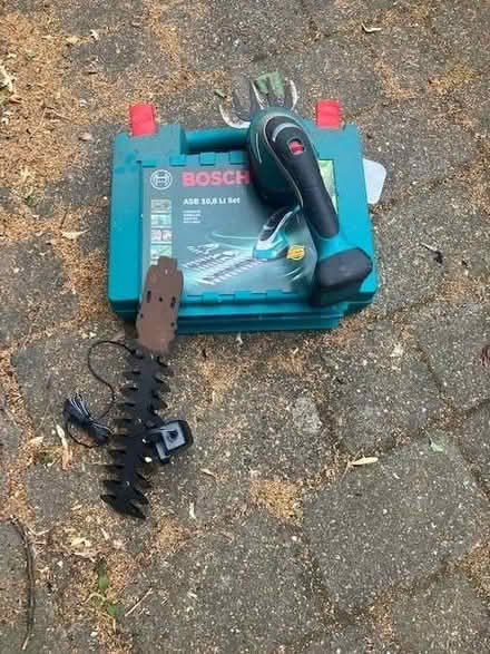 Photo of free Hedge/shrub trimmer (Newton Burgoland LE67) #1