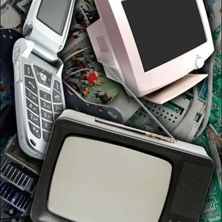 Photo of Old computer/tech (Beaumont LA1) #1