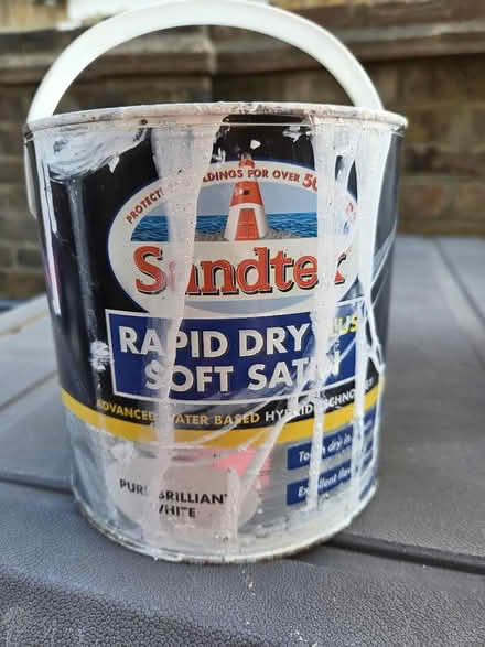 Photo of free Paint (Southend on sea Ss2 4dh) #2