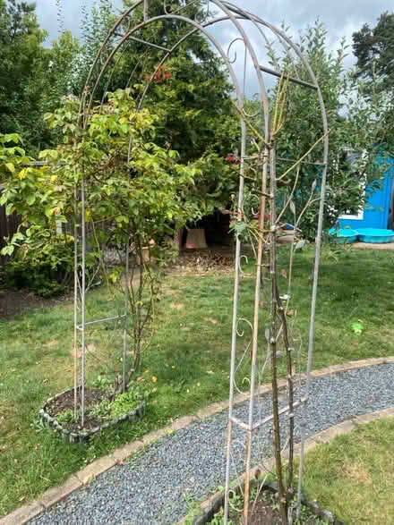 Photo of free Garden Arch - metal assembled (KT9 Chessington) #1