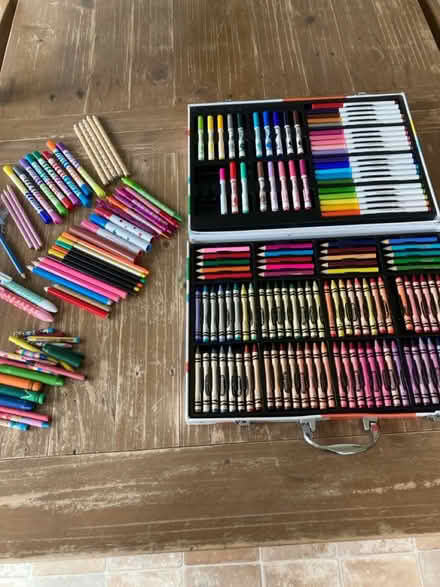 Photo of free Crayola pen set; & misc pen, pencil (HD7, Golcar) #2