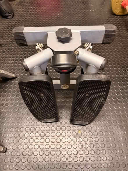Photo of free Everlast stepper (St Pauls Ward GU15) #2