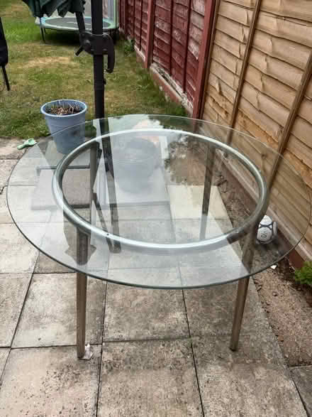 Photo of free Round glass table (Enfield EN1) #1