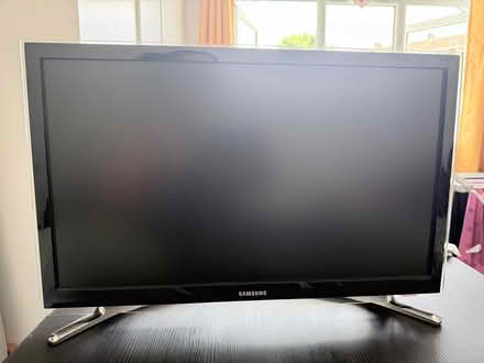 Photo of free samsung smart tv (Lammas Avenue CR4 2LY) #1