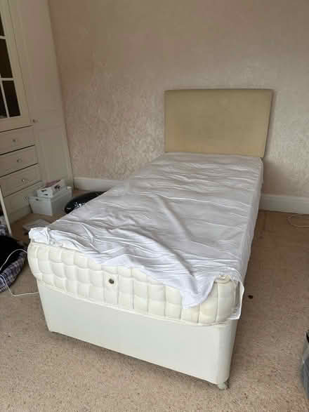 Photo of free Single divan bed & mattress (Southport PR8) #1
