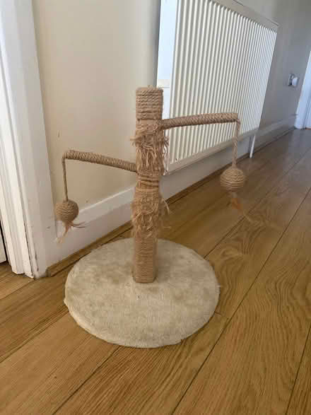 Photo of free Cat scratching post (Ilford) #1
