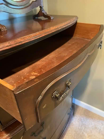 Photo of free Antique dresser & standalone mirror (Larkspur) #2