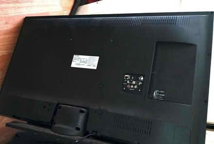 Photo of free 43" Smart TV - Spares or Repair (plaistow E15) #1