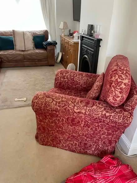 Photo of free Comfy arm chair (Cheam surrey) #3