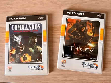 Photo of free 2 PC games - CD (Croydon CR0) #1