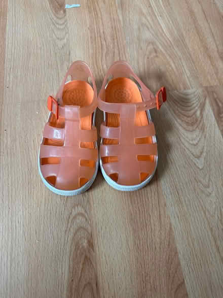 Photo of free Kids size 7 Igor sandals (Brixton SW9) #1